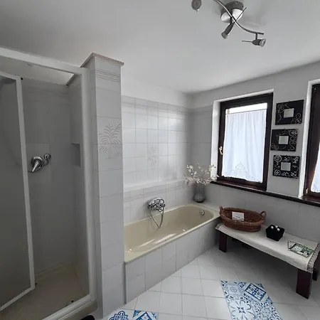 Lucy House Apartment